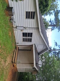 Building Photo - 28 Red Bud St