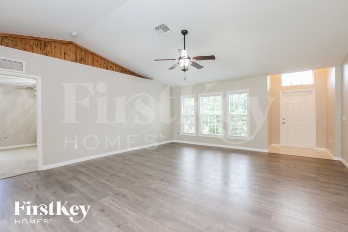 Building Photo - 2329 Chipley Ave