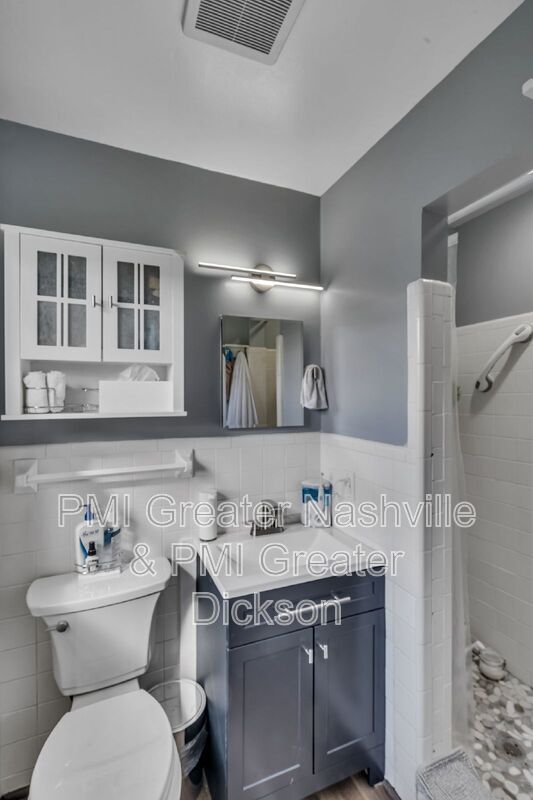 Building Photo - 1217 Shawnee Rd