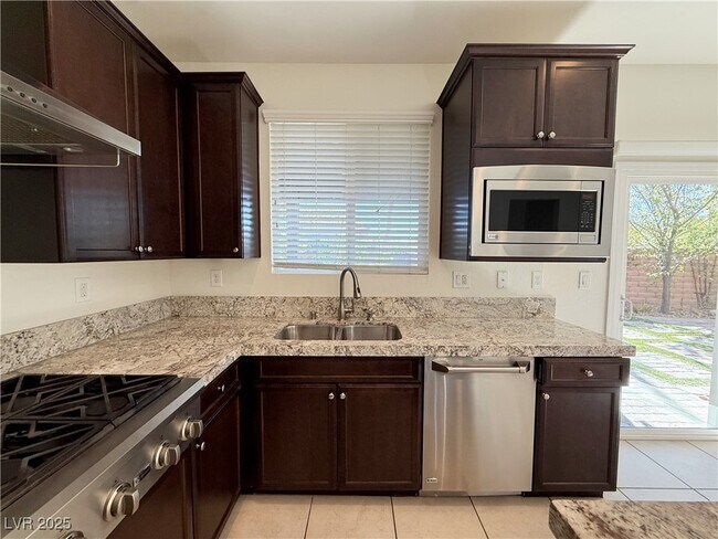 Building Photo - 7769 Britton Rose Dr