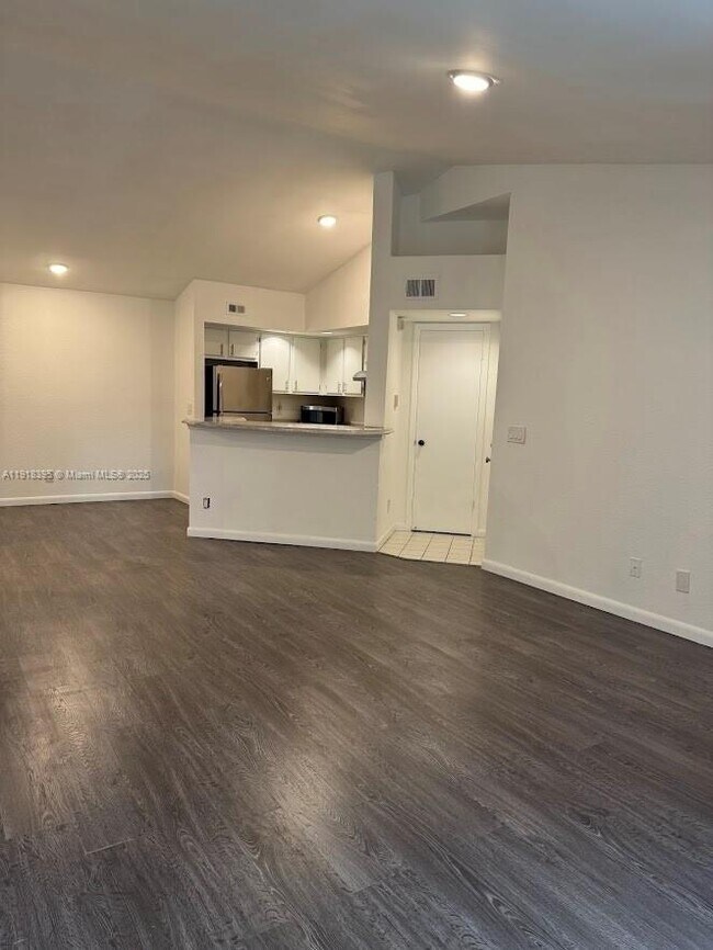 Building Photo - 12430 Vista Isles Dr