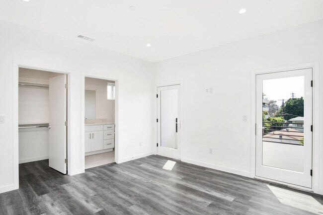 Building Photo - Newly Built 3Bed/3Bath Townhouse Available Now!