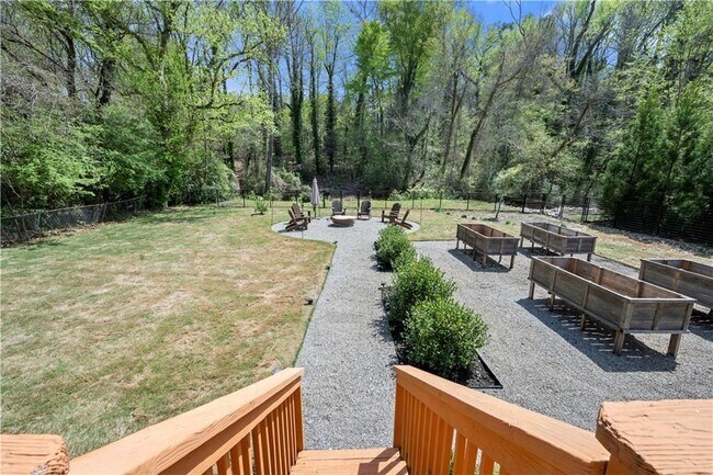 Building Photo - 4237 Rickenbacker Way NE