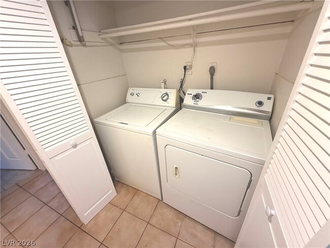 Building Photo - 4523 Penmar Cir