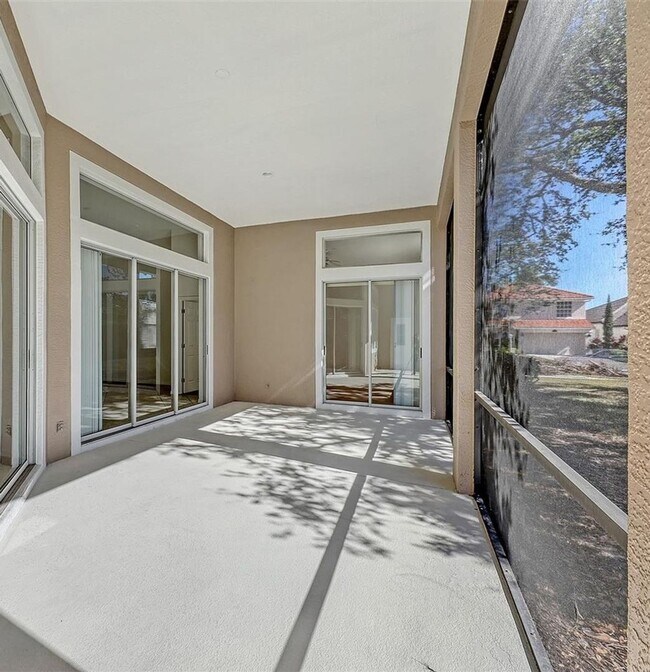Building Photo - Annual Rental: Elegant 3-Bedroom, 2.5-Bath Home in the Gated Lakewood Ranch Country Club