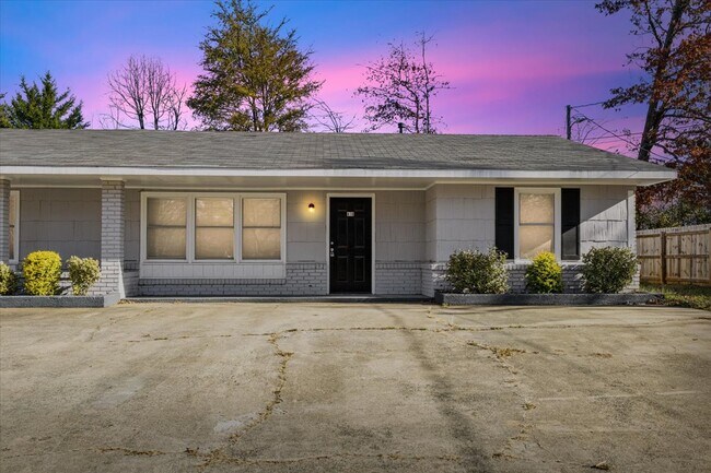 Building Photo - Homestead Duplexes