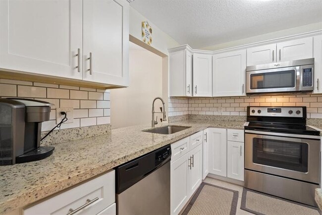 Building Photo - 6734 Bridlewood Ct