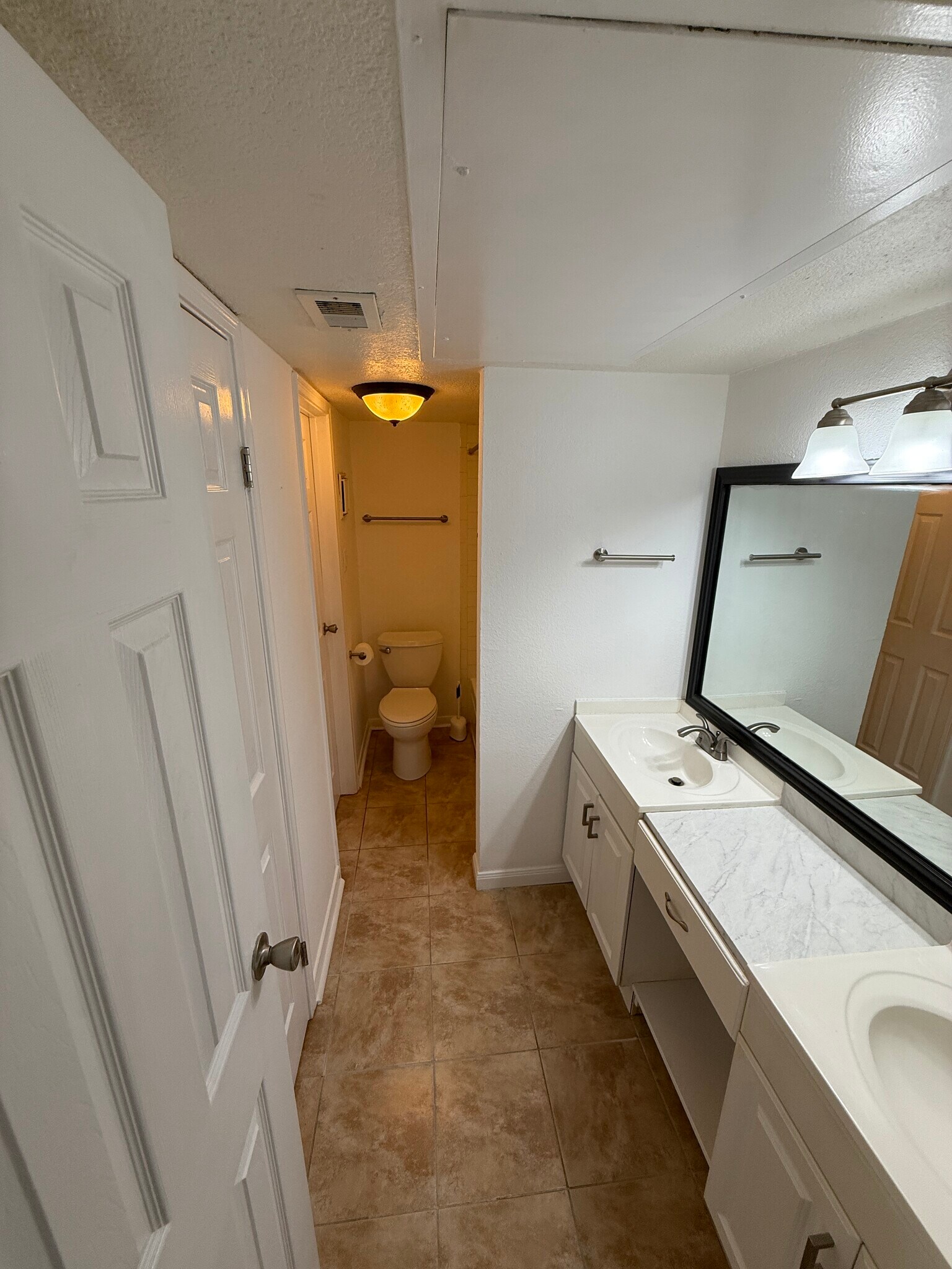 Building Photo - 12660 Ashford Point Dr