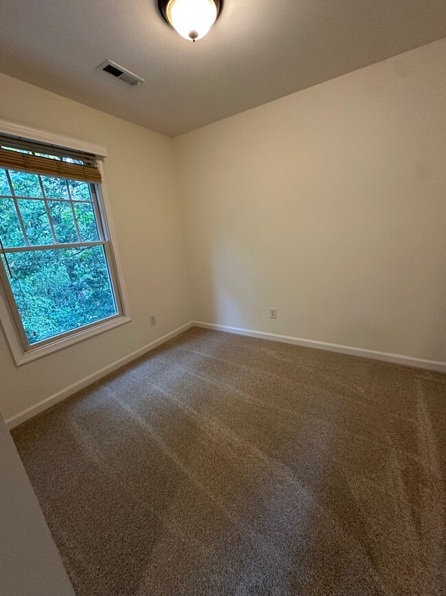 Building Photo - 854 Redwood Trail