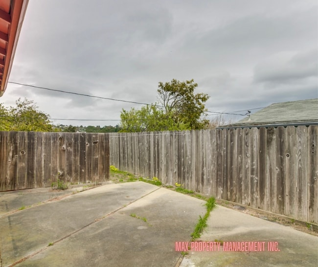 Building Photo - Charming and Spacious 4-Bedroom Home for Rent in South San Francisco!