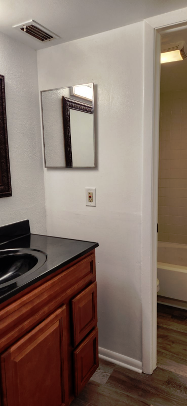 Building Photo - 420 Breakwater Dr