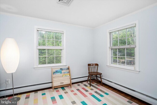 Building Photo - 127 Westerly Rd