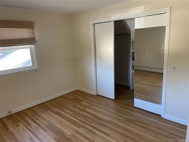 Building Photo - 217 Greeley Ave