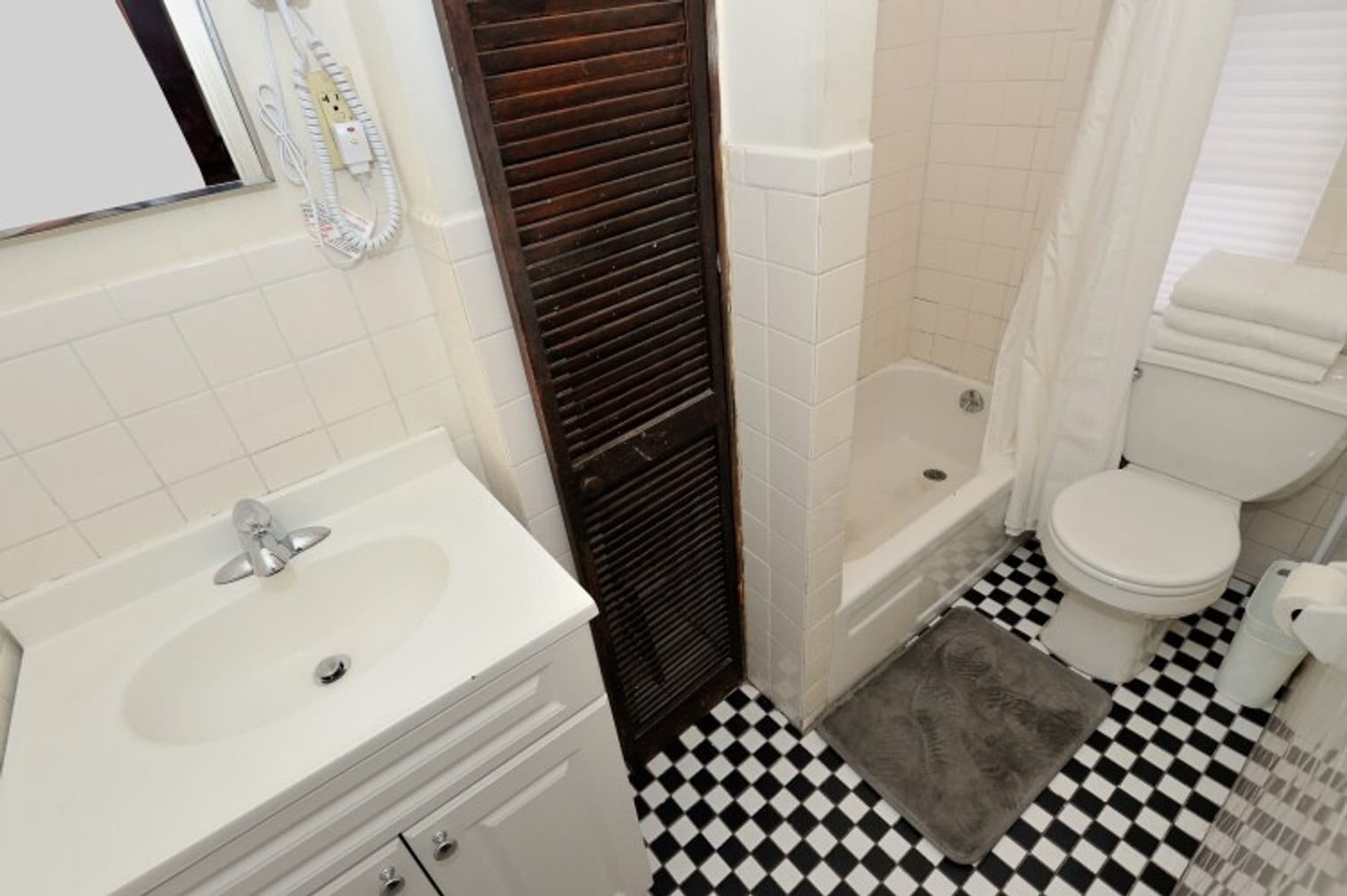 Building Photo - 1762 2nd Ave