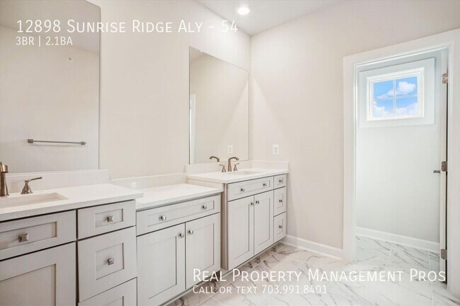 Building Photo - 12898 Sunrise Ridge Aly