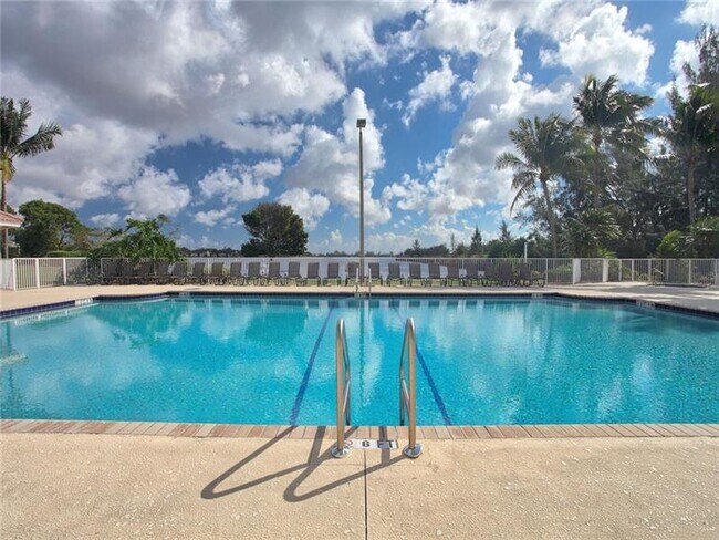 Building Photo - 1427 SW 48th Terrace