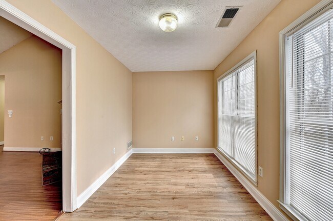 Building Photo - 40 Wisteria Blvd