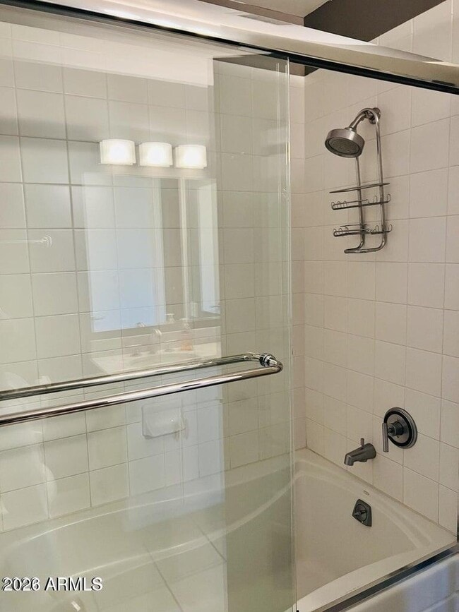 Building Photo - 7157 E Rancho Vista Dr