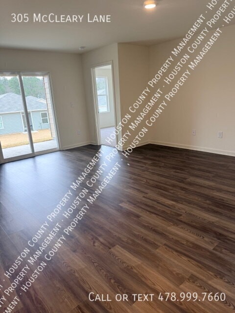 Building Photo - 305 McCleary Ln