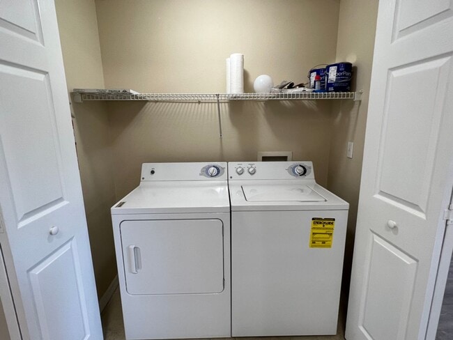 Building Photo - Spacious 2/2 in The Links at Haile #u131