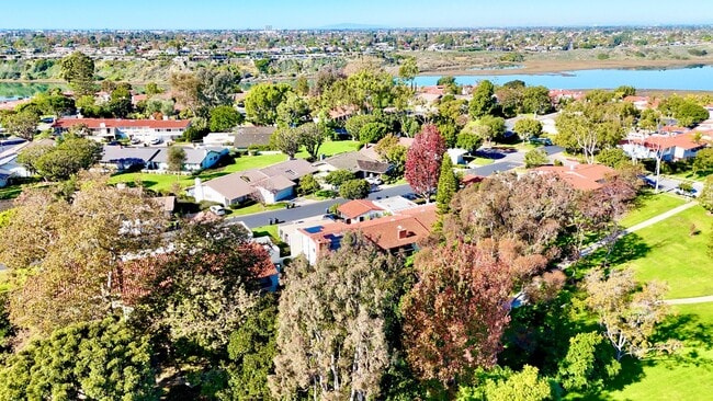 Building Photo - The Bluffs Newport Beach - House for Lease