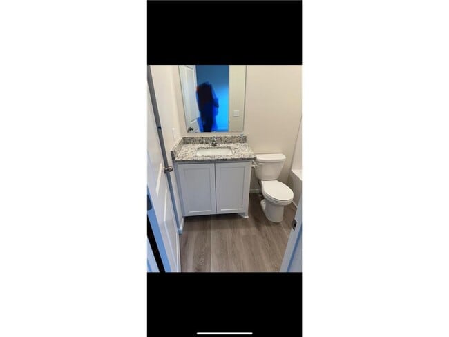 Building Photo - 39873 Fallbrook Ave