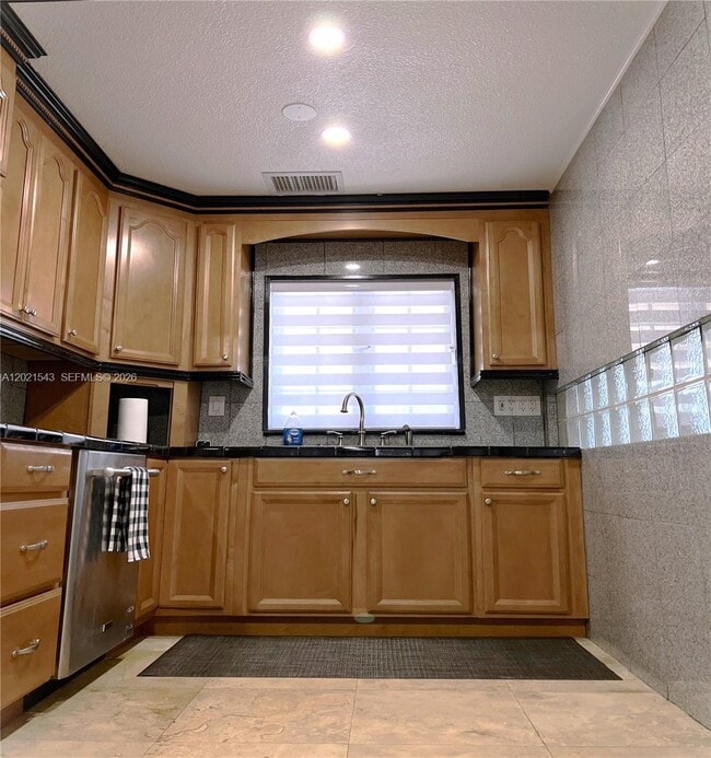 Building Photo - 15540 SW 156th Ave