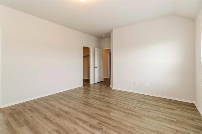 Building Photo - 25388 Claremont Hills Ln