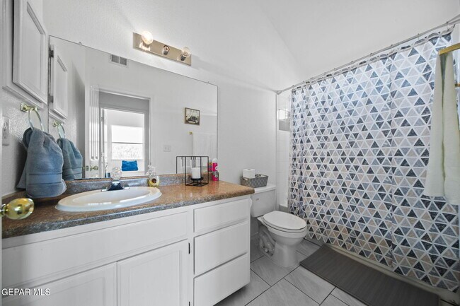 Building Photo - 14148 Patriot Point Dr