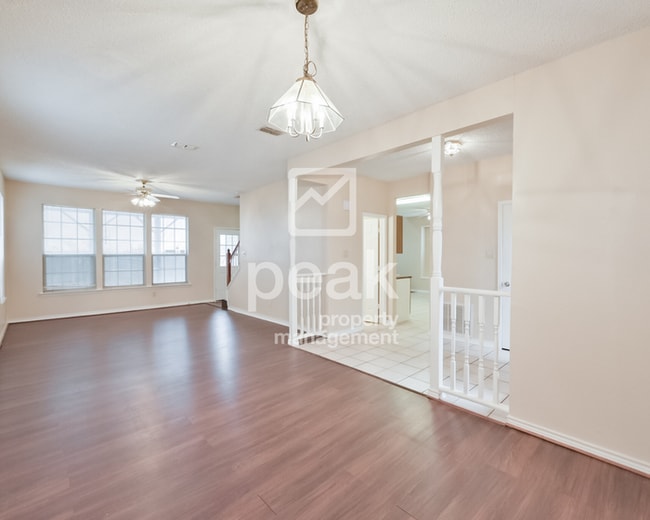Building Photo - $2000! 3Bed/2.5Bath home in west Fort Worth!  Apply by 9/8 for Labor Day Savings! See description!