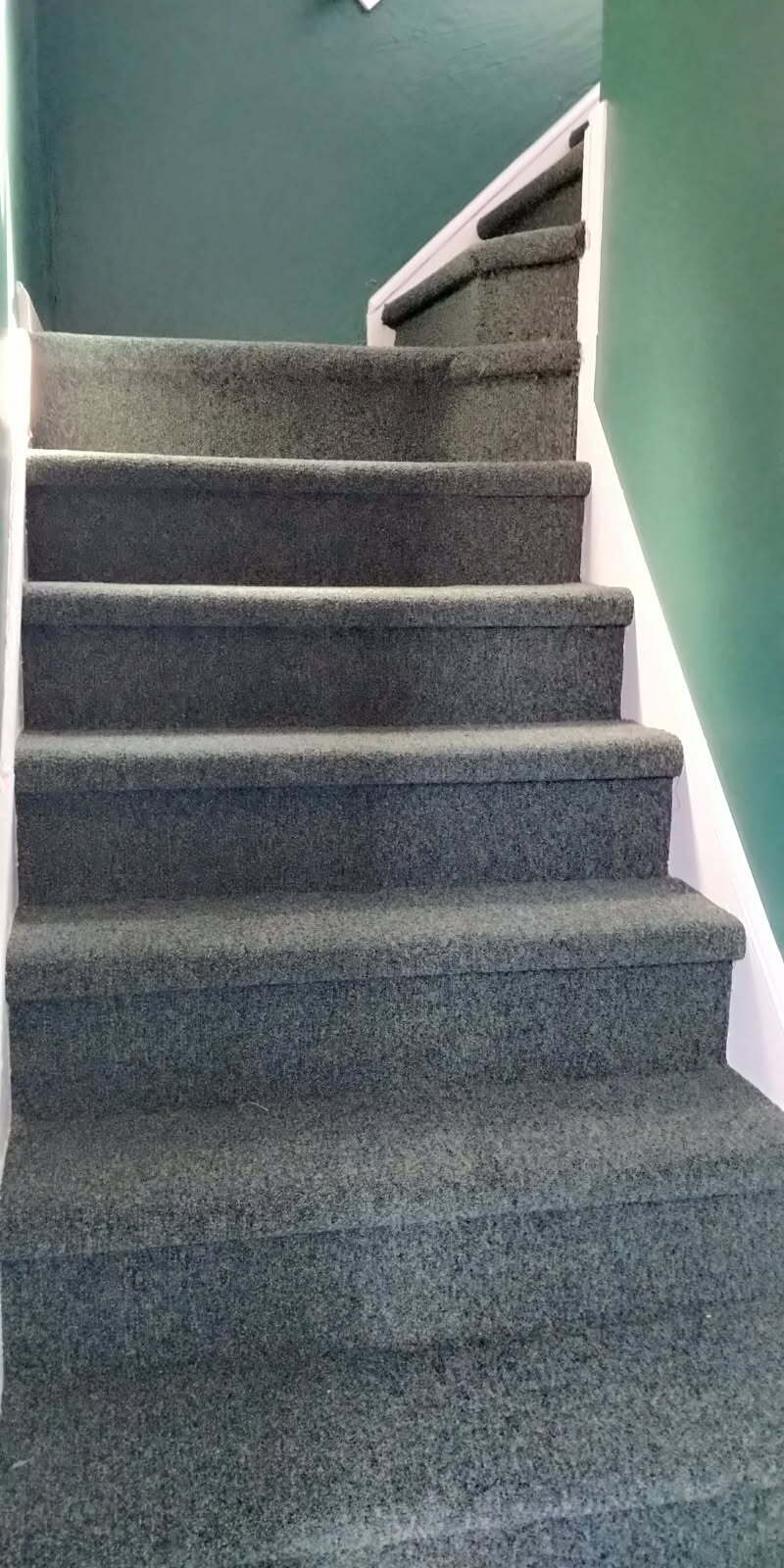 Building Photo - 562 Richmond Ave