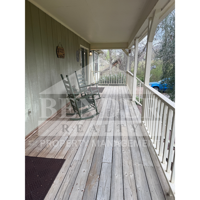 Building Photo - 178 McClary Dr