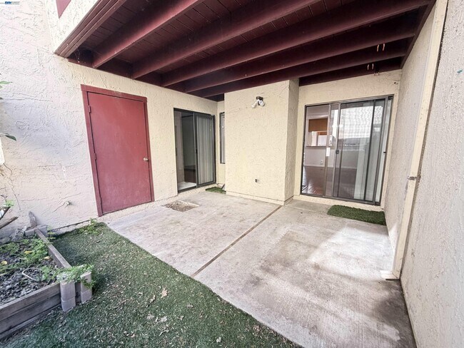 Building Photo - 1391 Monument Blvd