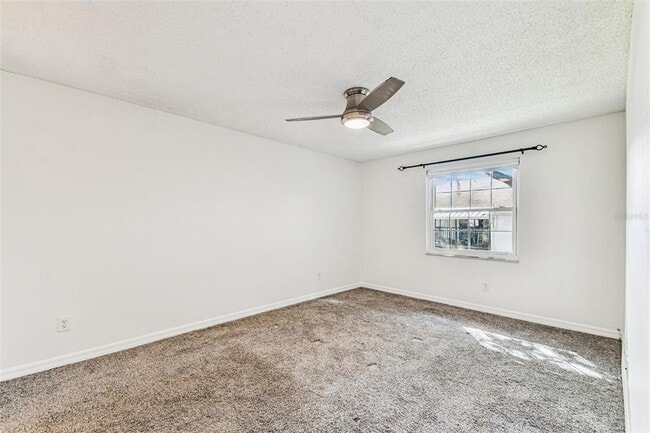 Building Photo - 3803 N Oak Dr