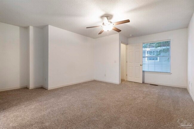 Building Photo - 3216 Two Sisters Wy