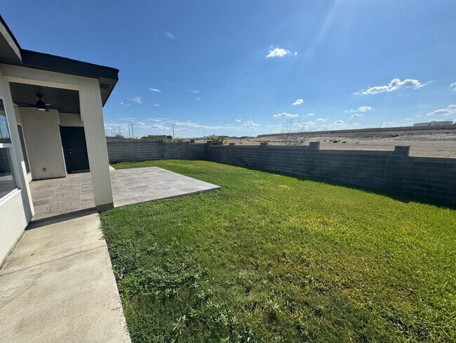 Building Photo - 1504 Ocaso Dr