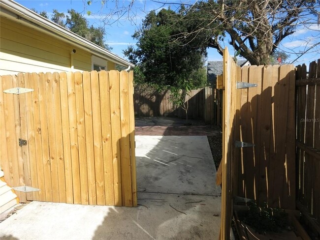 Building Photo - 8113 N Rome Ave