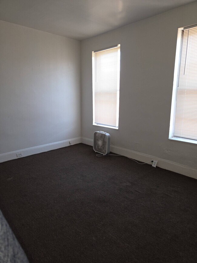 Building Photo - 1816 S Chadwick St