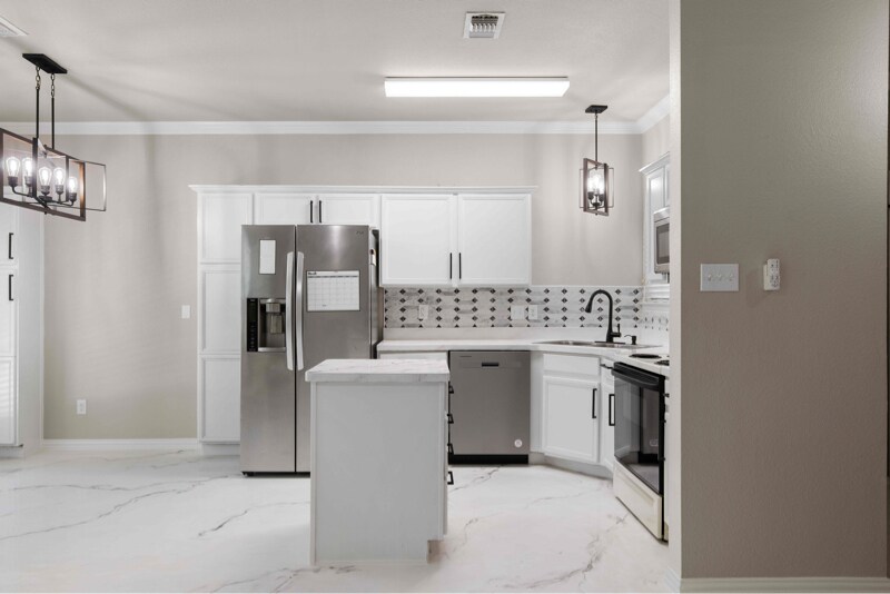 Building Photo - 505 Kingscote Ct