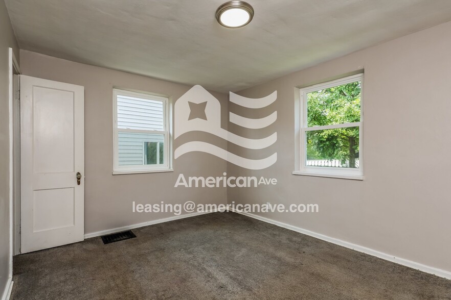 Building Photo - 515 Verona Rd