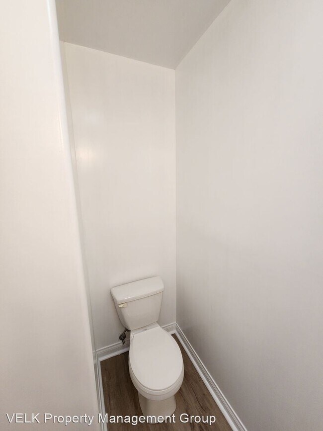 Building Photo - 3 br, 2.5 bath House - 2585 N Windsor Ave