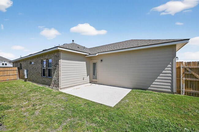 Building Photo - 221 Arabian Colt Dr