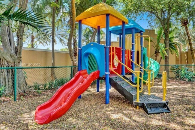 Building Photo - 19801 E Country Club Dr