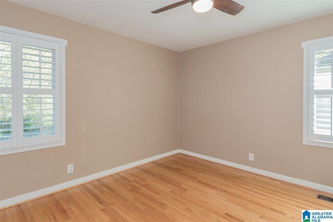 Building Photo - 615 Broadway St