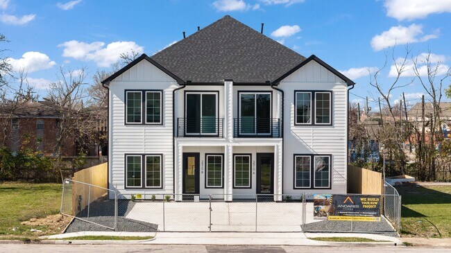 Building Photo - 3510 Adair St