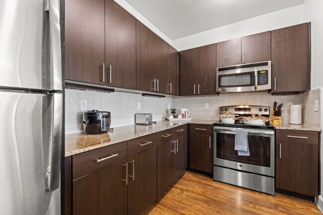 Building Photo - 5250 Town and Country Blvd