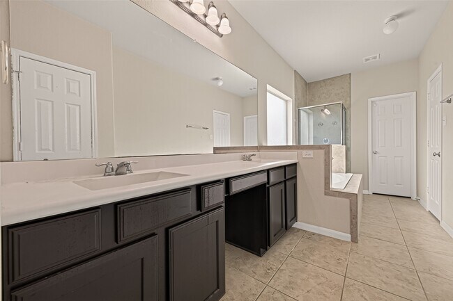 Building Photo - 3327 Fairmont Hills Ln