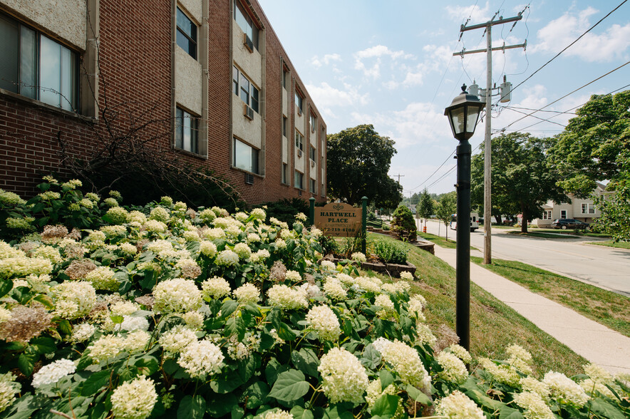 Building Photo - Hartwell Place Apartments