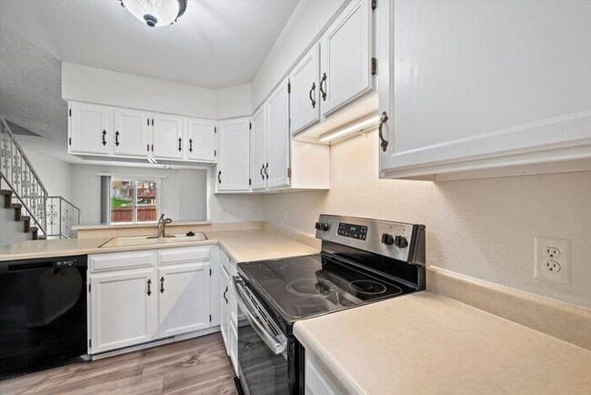 Building Photo - Beautiful 2-Bedroom Westminster Townhome with Private Patio