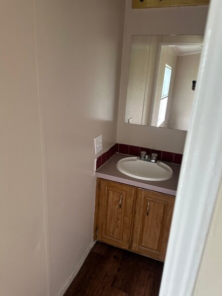 Building Photo - 120 Forest Creek Ln